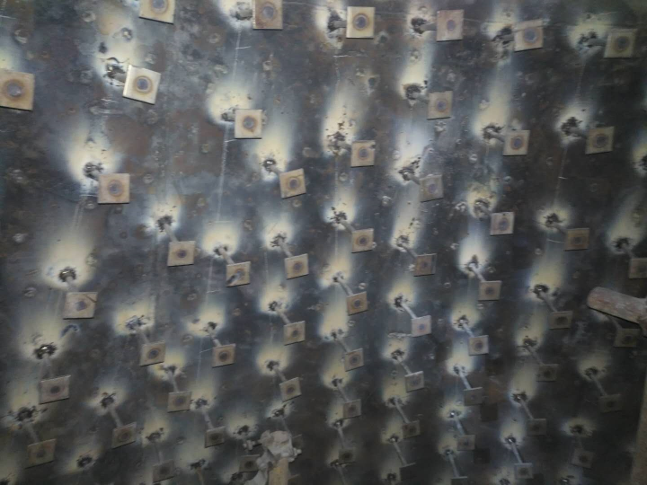 检查锚固钉焊接质量